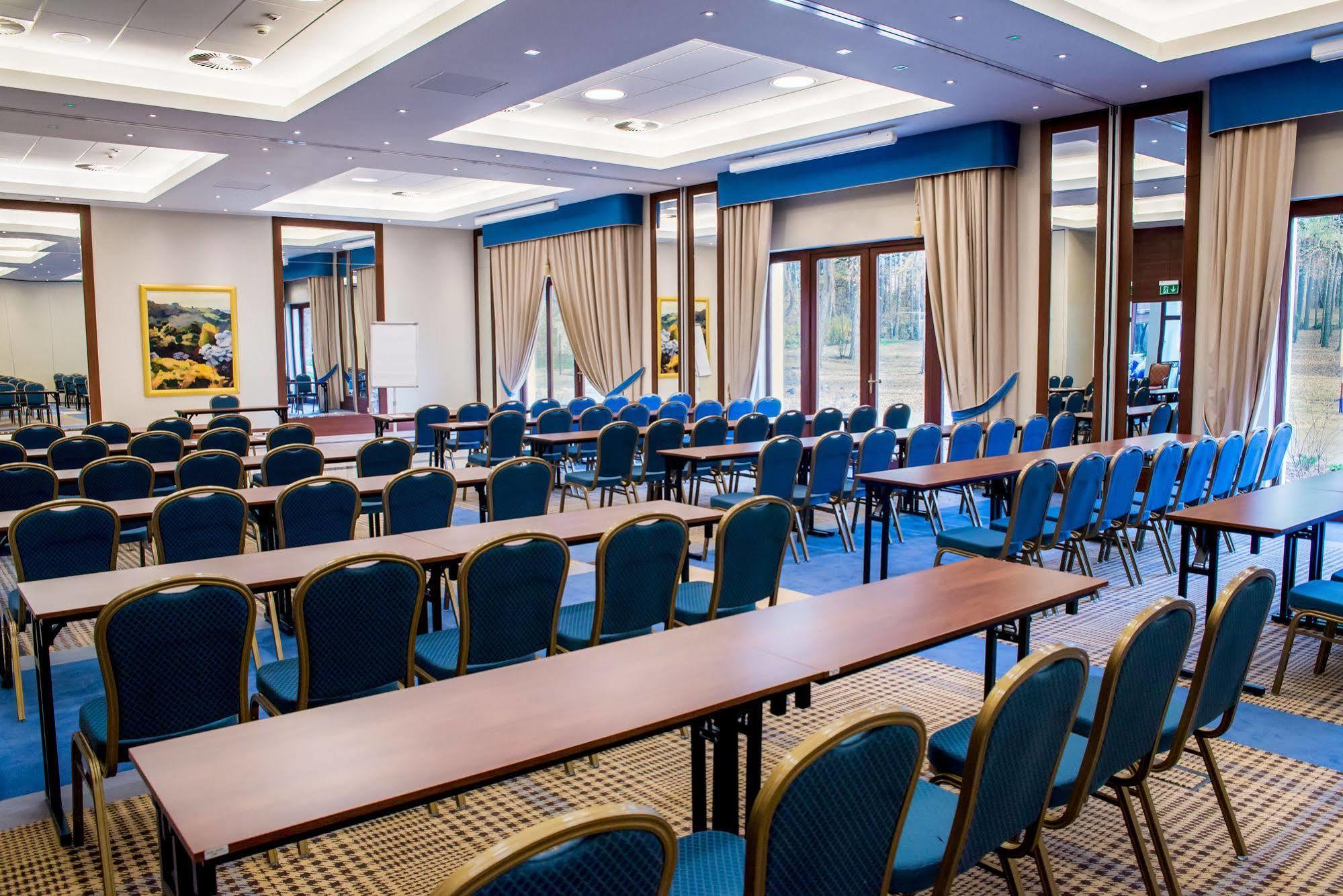 Park Rekreacyjno-biznesowy Woda Hotel 4*